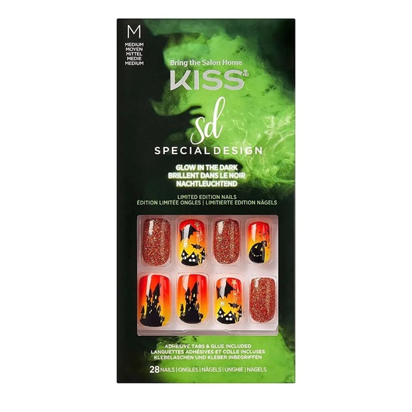 Bath & Body Nuevo Kiss Nails Halloween Glue Press Manicure Medium